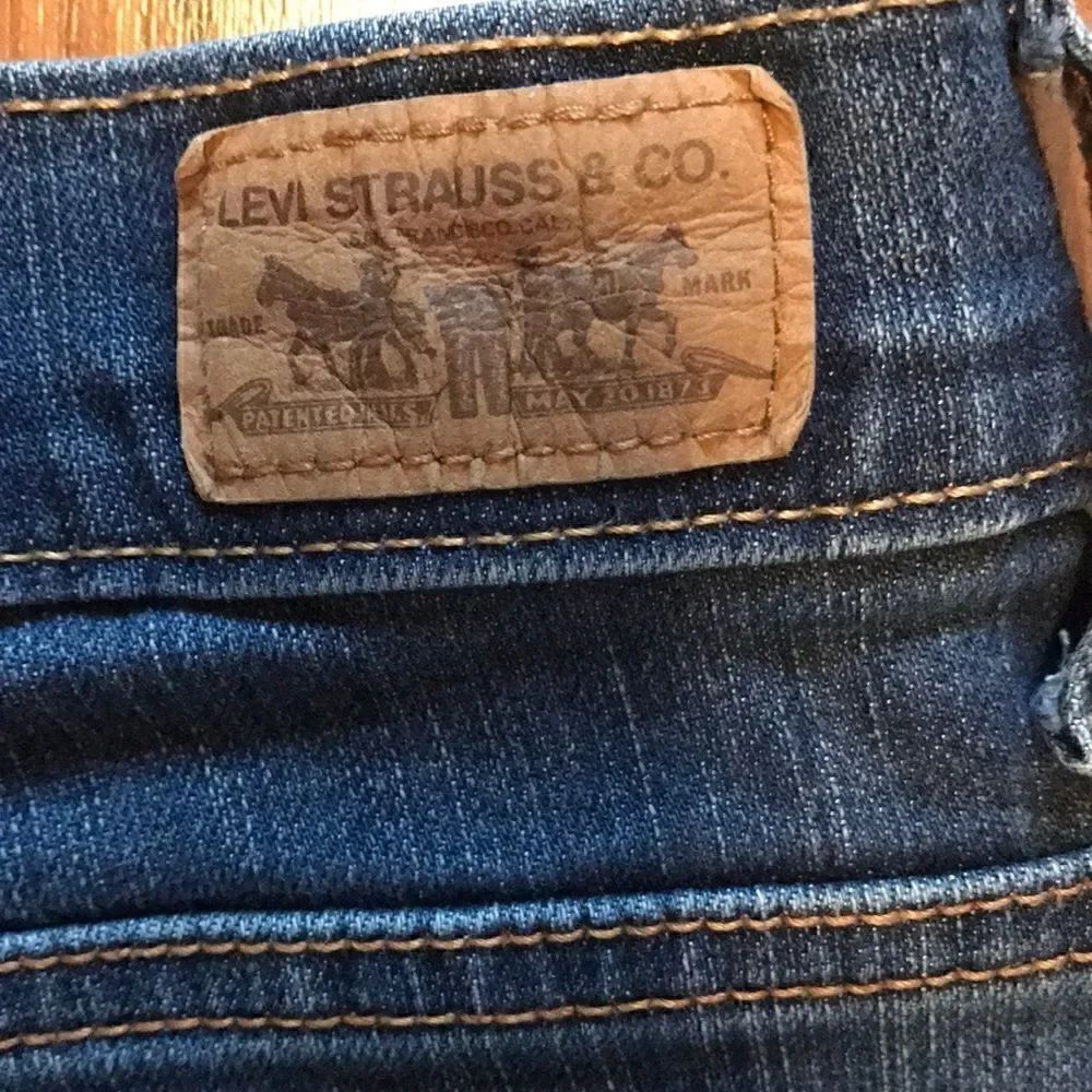 Levi’s Boot Cut 512 Jeans - Picture 7 of 9
